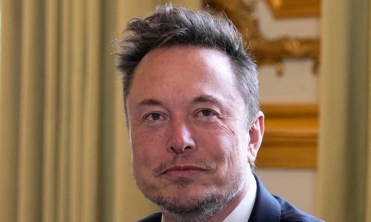 Elon Musk creerà uno smartphone