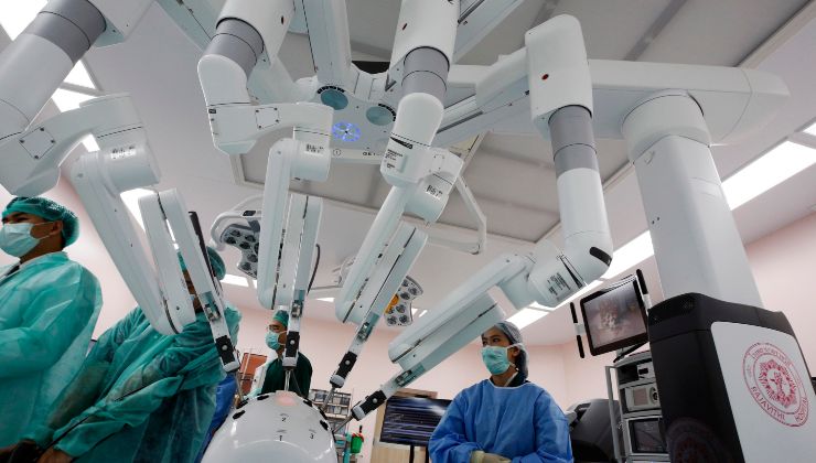 Nuovo robot chirurgico eliminerà le liste d'attesa per gli interventi